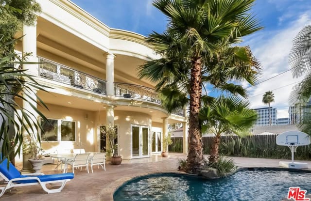 123 North DOHENY Drive - 123 N Doheny Dr, Beverly Hills, CA 90211