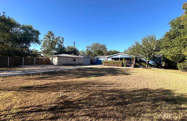 Rare find: a well-maintained, single-story, 4 bedrooms, 2.5 baths home on a large private lot in Central Cedar Park! Gallery 3