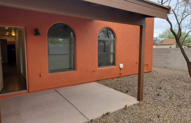 235 West Pastime Road - 2 Gallery 2
