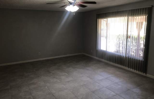 14028 N 33RD Drive Gallery 3