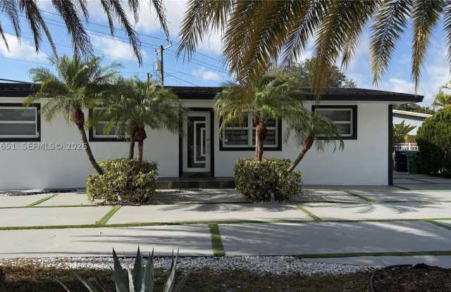 11500 SW 185th Ter Gallery 3