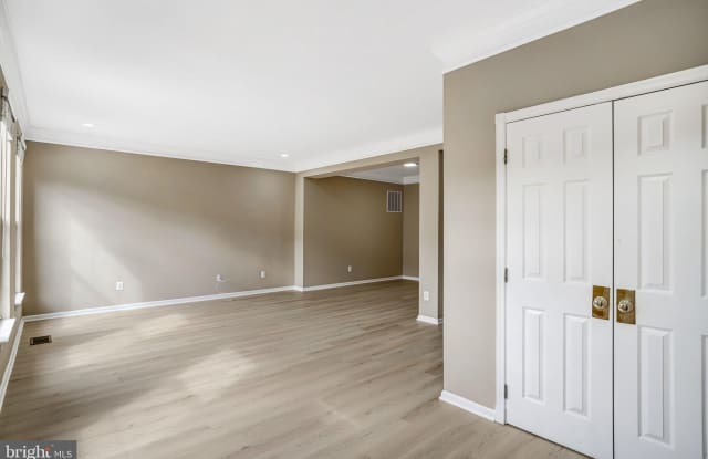 21365 HANSBERRY Terrace Gallery 4