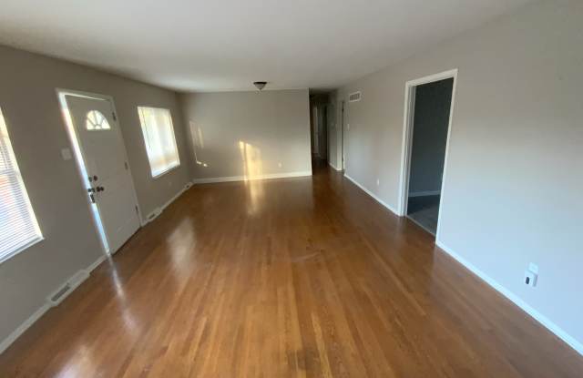 1001 Geringer Ct Gallery 2
