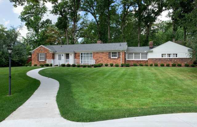 Charming 3-Bedroom Home with Spacious Backyard – Prime Location photos photos