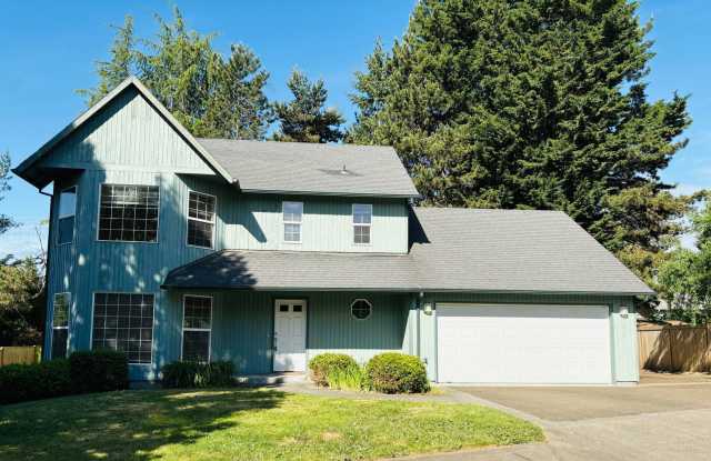 Beautiful Home on a Quiet Street Near Walking Trails, Shops, Cafes photos photos
