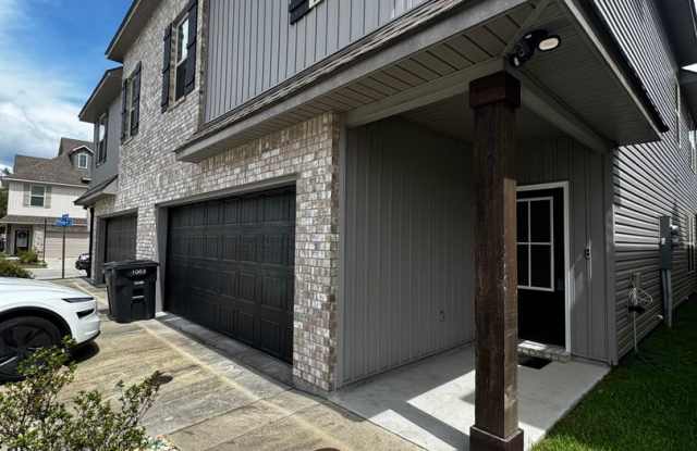 3BD/2.5BA Townhouse for Lease in Creekside Cottages - Now Available Gallery 4