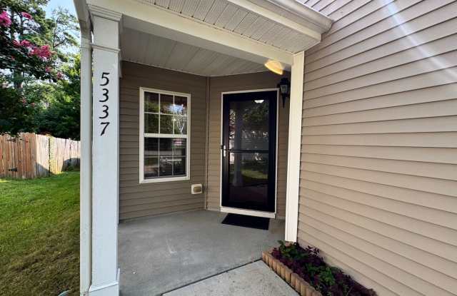 4 Bedroom 2 Bathroom Home in Sumner Place w 2 Car Garage Gallery 3
