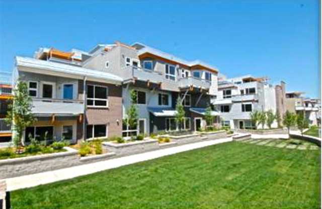 FALL PRE-LEASE! 2 Bedroom 2.5 Bathroom Loft In Landmark Lofts! Walk To Campus. photos photos