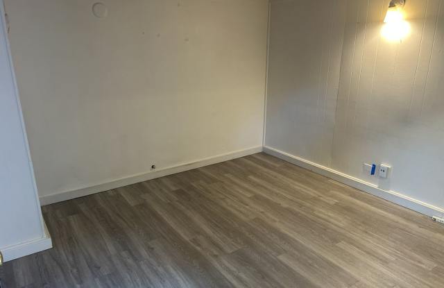 Super Cute 1 Bedroom, 1 Bath West Petaluma Unit Gallery 3