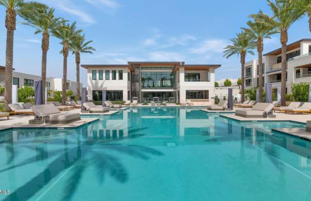 6587 N Palmeraie Boulevard Gallery 3