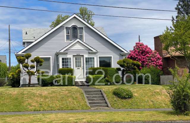 Beautiful 4 Bedroom in North Tacoma! photos photos