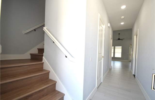 1800 Garnet Avenue Gallery 2