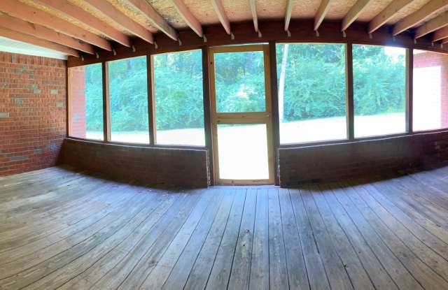 107 Oak Cir., 1 Gallery 4