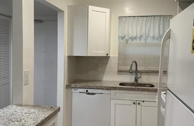 8100 SUNRISE LAKES Boulevard Gallery 4