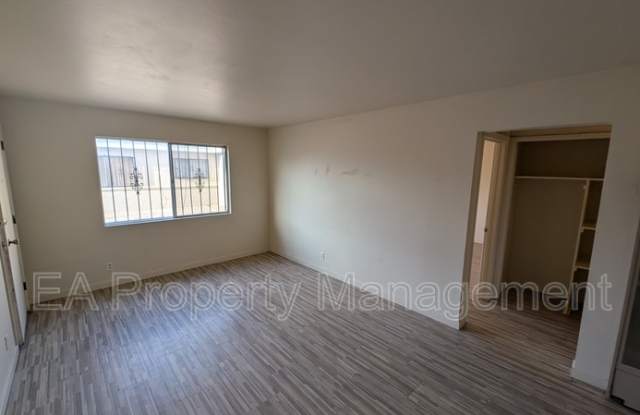 1010 Palomas Drive SE photos photos
