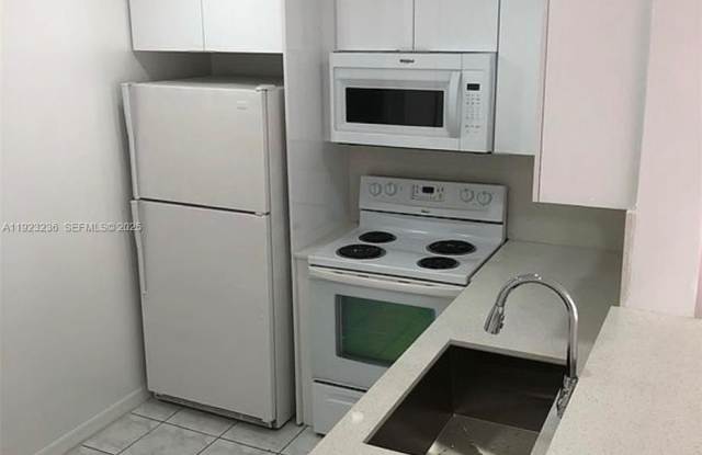 12035 SW 14st photos photos