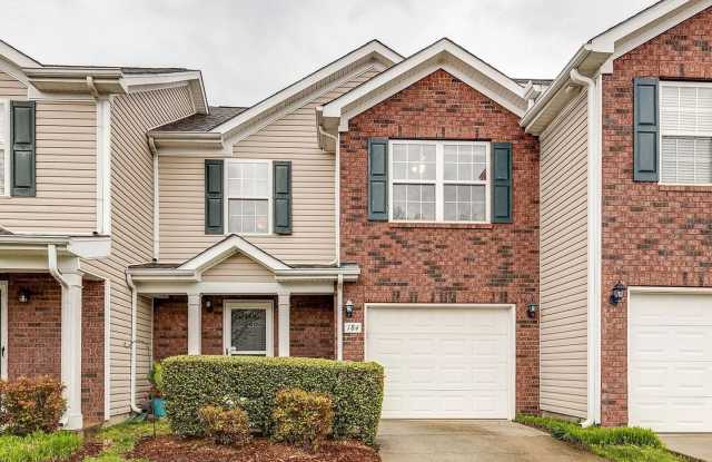 Charming 2BR Townhome in Nashville Gallery 1