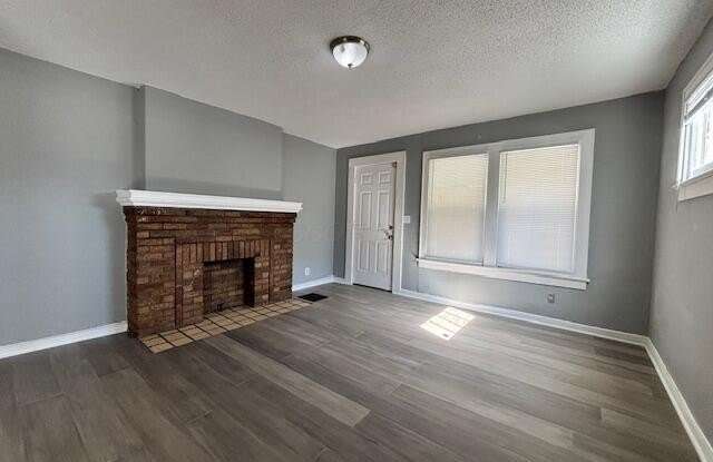 1093 S Champion Avenue photos photos