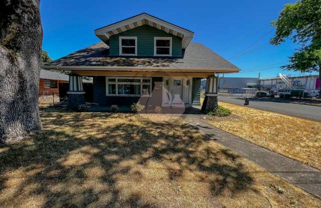 Classic Craftsman Charm in Central Salem! Versatile 5-Bedroom Home photos photos