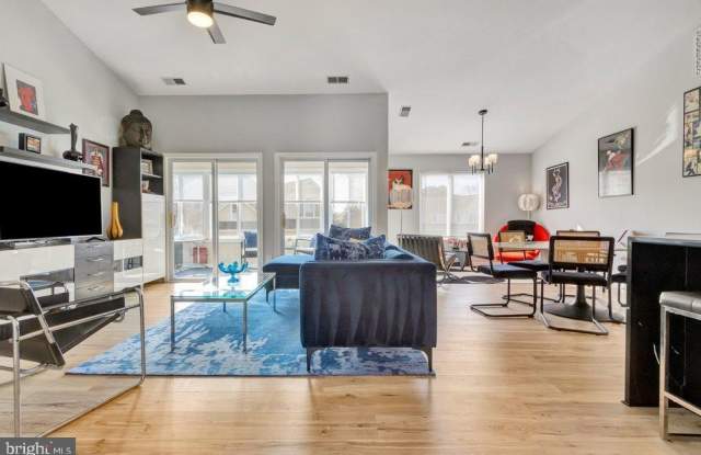 297 LAKESIDE Drive Gallery 3