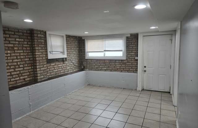 1935 N Leamington Avenue Gallery 4