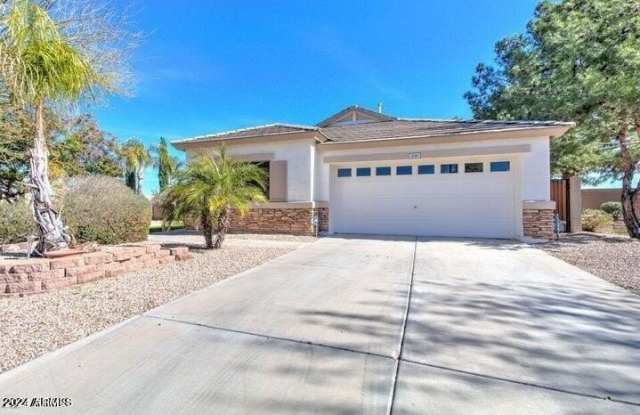 2131 S PEPPERTREE Drive Gallery 1