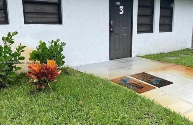 4172 SW 51st St - 4172 Southwest 51st Street, Dania Beach, FL 33314