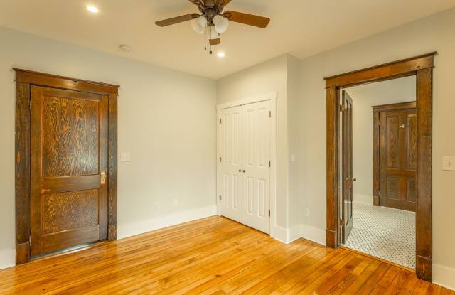 Charming Bungalow at 1044 Dartmouth! photos photos