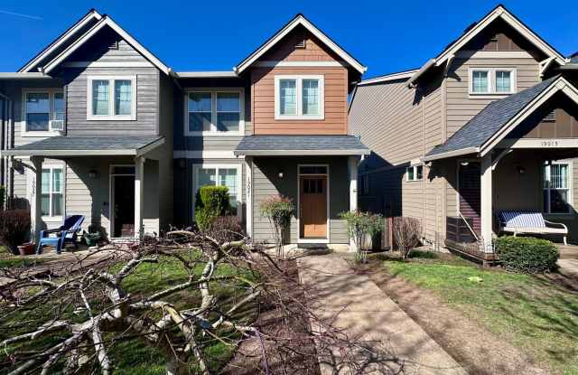 Modern 3 Bed/2.5 Bath with Double Car Garage Townhome in Sandy, OR! photos photos