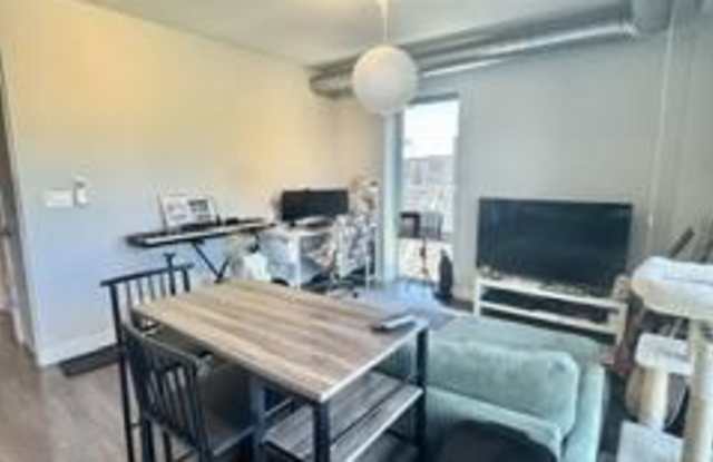 2407 W Eastwood Avenue, Gallery 3
