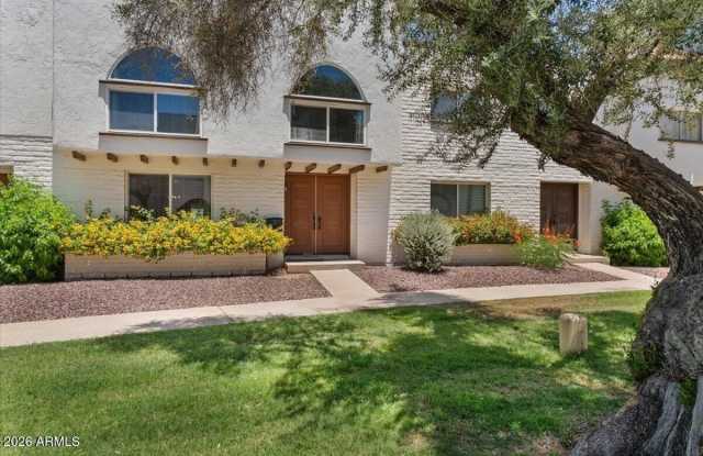 4233 N MILLER Road photos photos