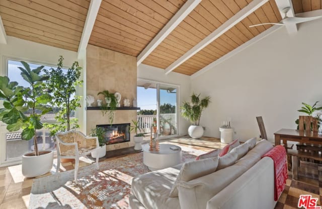 28366 Rey De Copas Ln - 28366 Rey De Copas Lane, Malibu, CA 90265