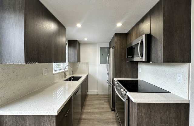 913 NE 17th St photos photos