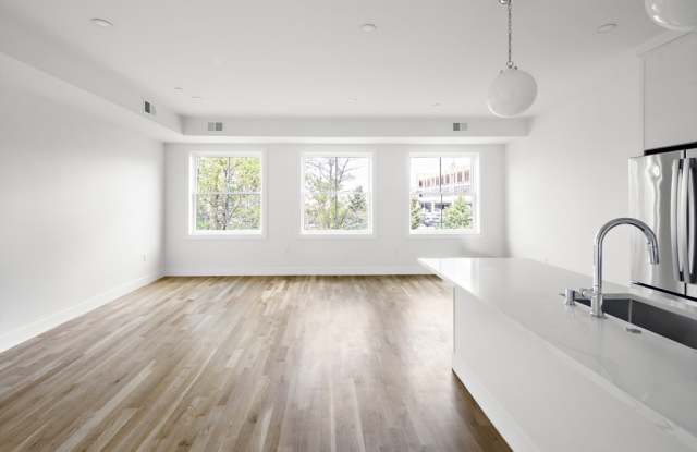 298 Maverick St photos photos