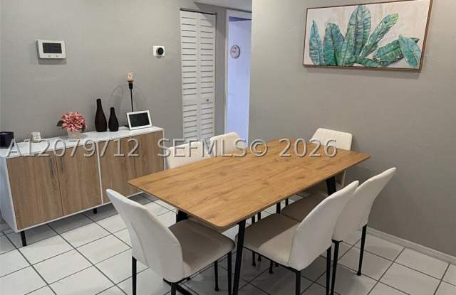 13715 Kendale Lakes Cir Gallery 3