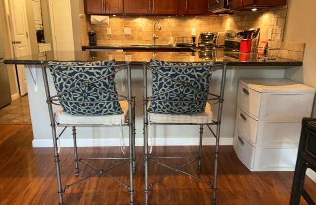 Updated 1BD/1BA Condo w/ Pool, AC  Parking – Available 6/1 photos photos