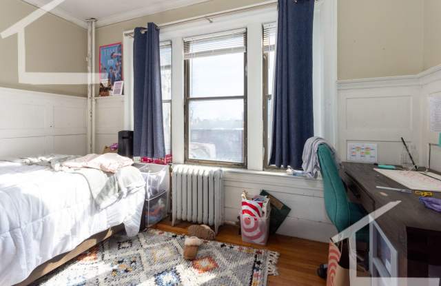 Sunny Fenway 3-Bed! photos photos Sunny Fenway 3-Bed! photos photos