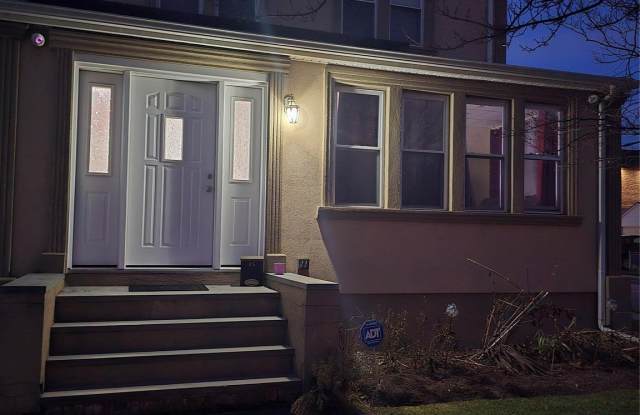 85 Bucknell Road - 85 Bucknell Road, Valley Stream, NY 11580