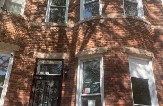 3 bedroom 1 bathroom townhome in 21217! - 2807 Woodbrook Avenue, Baltimore, MD 21217