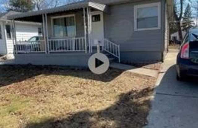 457 W MEYERS Avenue - 457 West Meyers Avenue, Hazel Park, MI 48030