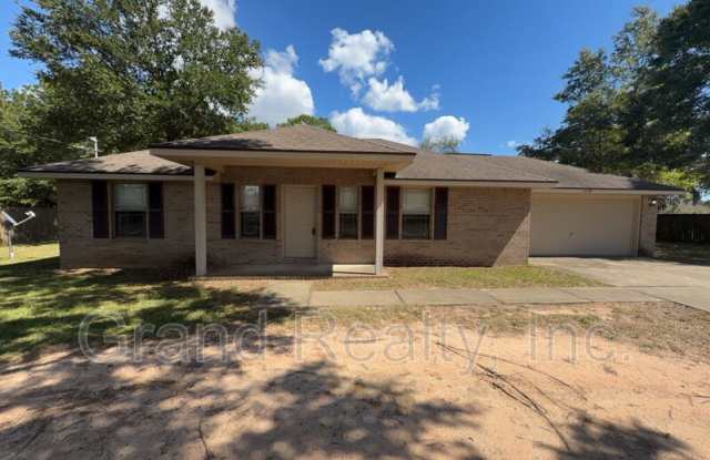 6108 Anderson Ln Gallery 1