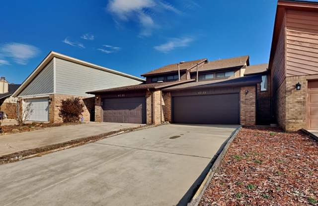Spacious Townhouse 3 Bedroom 2 Bathroom with Bonus Room (Neighborhood Pool) photos photos