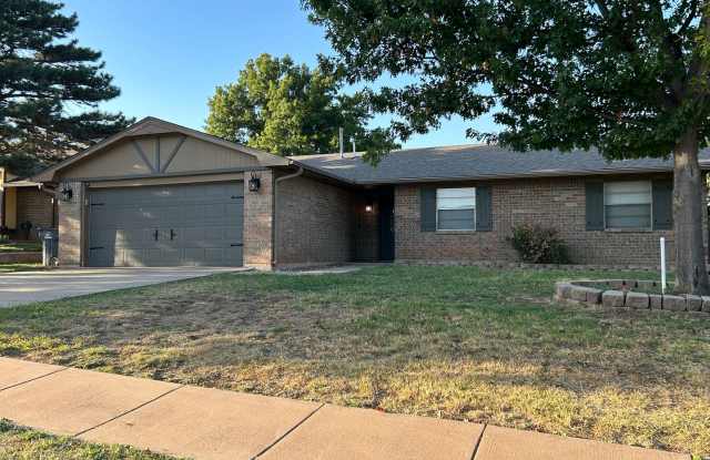 2319 NW Dunstan Lane - 2319 Northwest Dunstan Lane, Lawton, OK 73505