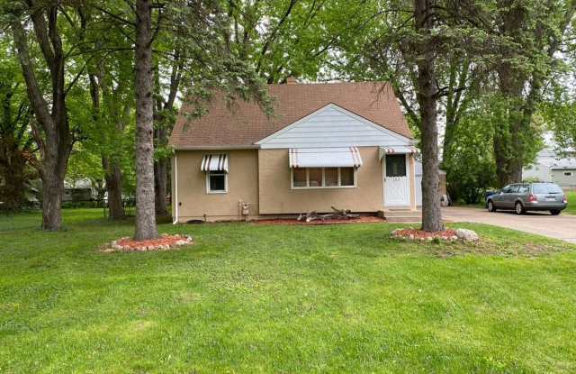 THREE BEDROOM SINGLE-FAMILY HOME WITH ACREAGE! photos photos