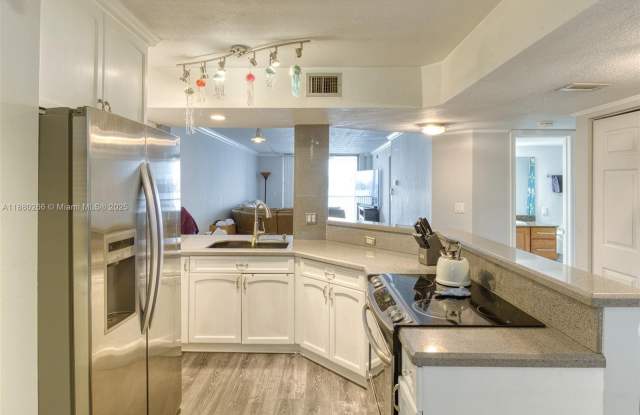 115 Lake Emerald Dr photos photos