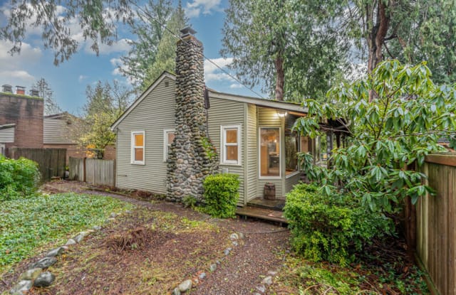 3844 NE 87th St photos photos