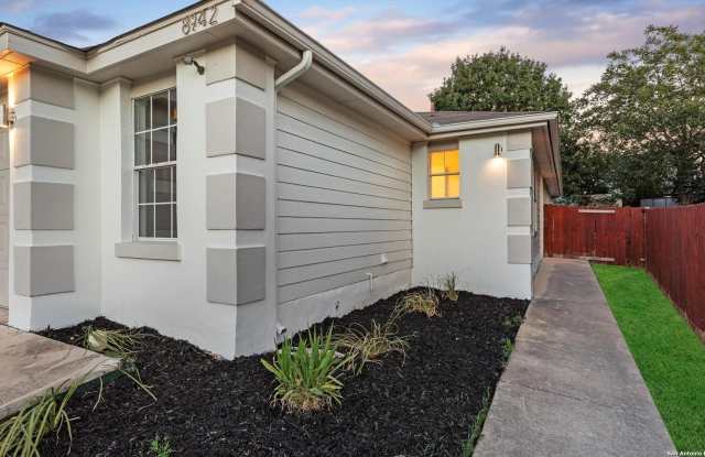 8942 Gill photos photos