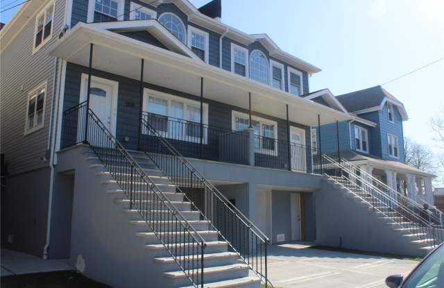 2935 Ocean Crest Blvd - 2935 Ocean Crest Boulevard, Queens, NY 11691