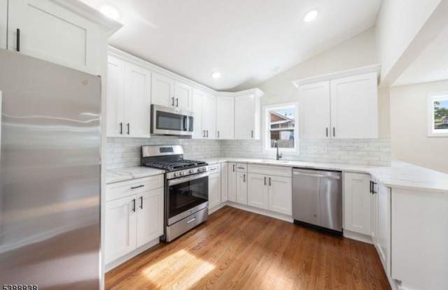 2429 Vauxhall Rd photos photos