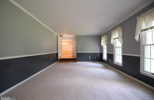 6117 QUEENS BRIGADE COURT Gallery 3